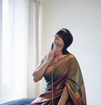 Pooja496 - Transsexual dominatrix in Kolkata