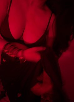 Pooja496 - Transsexual dominatrix in Kolkata Photo 7 of 9