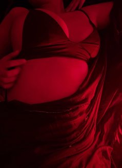 Pooja496 - Transsexual dominatrix in Kolkata Photo 8 of 9