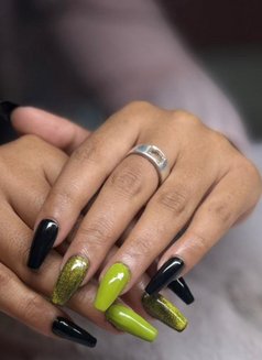 Pooja cam service available - escort in Colombo Photo 2 of 2