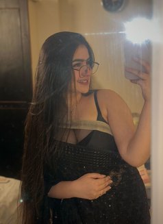 Poonam - escort in Ahmedabad Photo 1 of 3