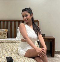 Urvashi escort service - puta in Surat