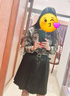 Poonam - escort in New Delhi Photo 3 of 6