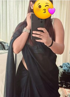 Poonam - escort in New Delhi Photo 4 of 6