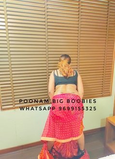 Poonam big boobies - puta in New Delhi Photo 4 of 21