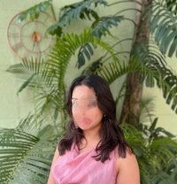 Poonam Joshi Escort Service 24 Hours - puta in Surat