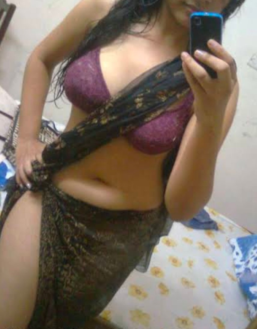 Poonam Online Service, escort in New Delhi