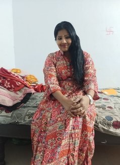 Poonam Webcam, Sex Chat & Real meet - puta in Hyderabad Photo 2 of 2