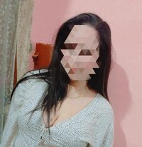 Poorvi Kapoor cam girl. - puta in Mumbai