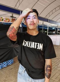 Pop - Acompañantes masculino in Pattaya Photo 1 of 5