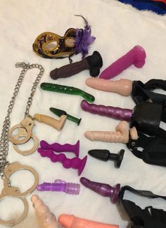 Popper and toys selling mistress Annie - puta in Dubai Photo 12 of 12