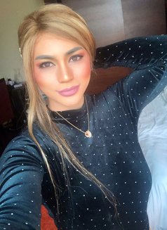 Poppers Kinky Mistress Pristine - Dominadora transexual in Dubai Photo 11 of 17
