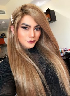 Poppers Kinky Mistress Pristine - Transsexual dominatrix in Dubai Photo 17 of 17