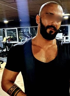 Porn Star69 - Male escort in Abu Dhabi Photo 1 of 2