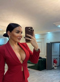 Pornstar Afet 24 cm şişli - Transsexual escort in İstanbul Photo 6 of 13