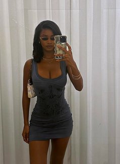 Poshgirl - escort in Beirut Photo 5 of 5