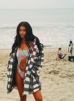 Poshgirl - escort in Beirut Photo 4 of 4