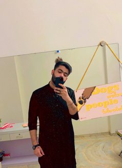 Posty the rockstar - Male escort in Ahmedabad Photo 2 of 5