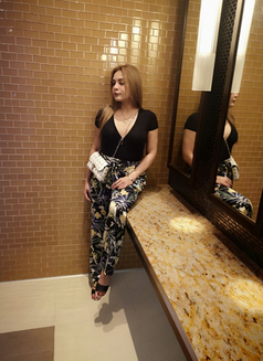 THE BEDSHAKER - Transsexual escort in Manila Photo 6 of 30