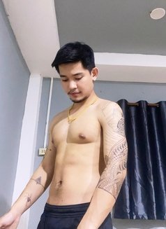 PP From Thailand big Cock 🇹🇭 - Male escort in Abu Dhabi Photo 14 of 15