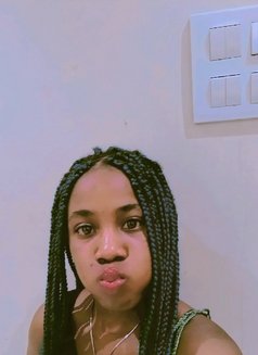 Pple - puta in Mumbai Photo 2 of 2