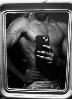 Pr 8 - Male adult performer in Hyderabad Photo 2 of 2