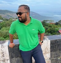 Praattik Fun - masseur in Navi Mumbai