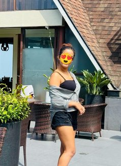 Hand cash service available - escort in Kathmandu Photo 1 of 2