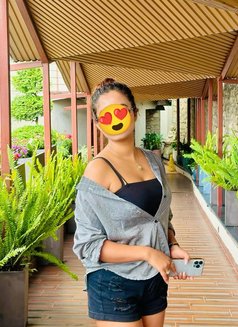 Hand cash service available - escort in Kathmandu Photo 2 of 2