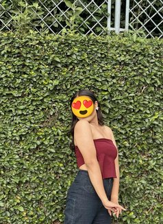 Independent girl for hand cash service - escort in Kathmandu Photo 1 of 2