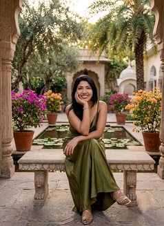 Prachi Cam Show and Meet - escort in Mumbai Photo 1 of 2