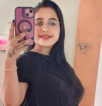 Prachi Gupta - puta in Pune