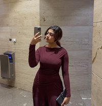 Prachi Independent - puta in Abu Dhabi