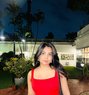 Prachi - puta in Bangalore Photo 1 of 4