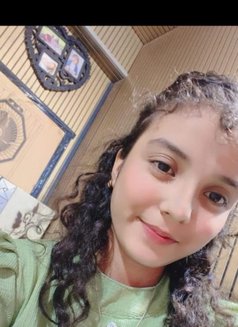 Prachi - puta in New Delhi Photo 1 of 7