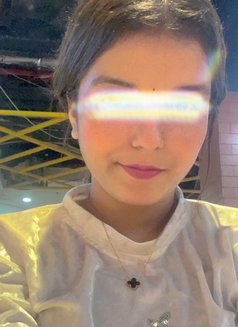 Prachi - puta in New Delhi Photo 3 of 7