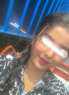 Prachi - puta in New Delhi Photo 7 of 7