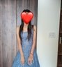 Prachi - puta in Noida Photo 1 of 4