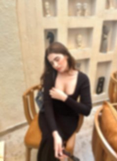 Prachi virtual gf - puta in Pune Photo 19 of 19