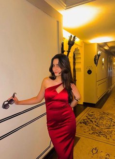 Prachi Indian Model - puta in Dubai Photo 4 of 5