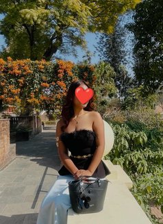 Hand cash service available - escort in Kathmandu Photo 2 of 2