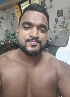 Pradeep Banjan - Acompañantes masculino in Mangalore Photo 2 of 3