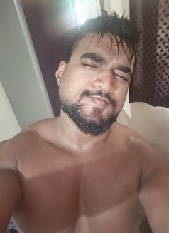 Pradeep Banjan - Acompañantes masculino in Mangalore Photo 3 of 3