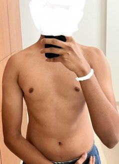 Pranav - Male escort in Mumbai Photo 2 of 3