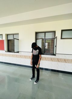 Pranav - Male escort in Udaipur Photo 3 of 4