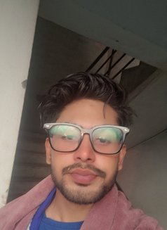 Pranav Sah - Intérprete masculino de adultos in Kathmandu Photo 1 of 1