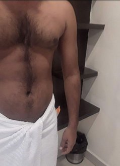 Praneeth - Acompañantes masculino in Hyderabad Photo 1 of 3