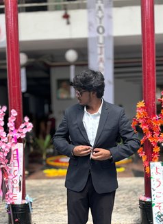 Praneeth - Intérprete masculino de adultos in Hyderabad Photo 2 of 3