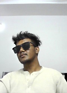 Praneeth - Intérprete masculino de adultos in Hyderabad Photo 3 of 3