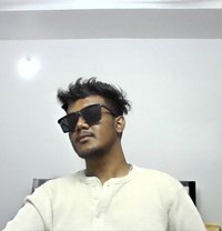 Praneeth - Intérprete masculino de adultos in Hyderabad
